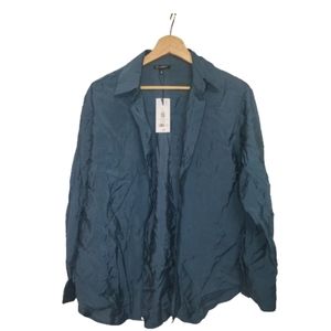 BRAND NEW WITH TAGS: Frida Airflow dress shirt